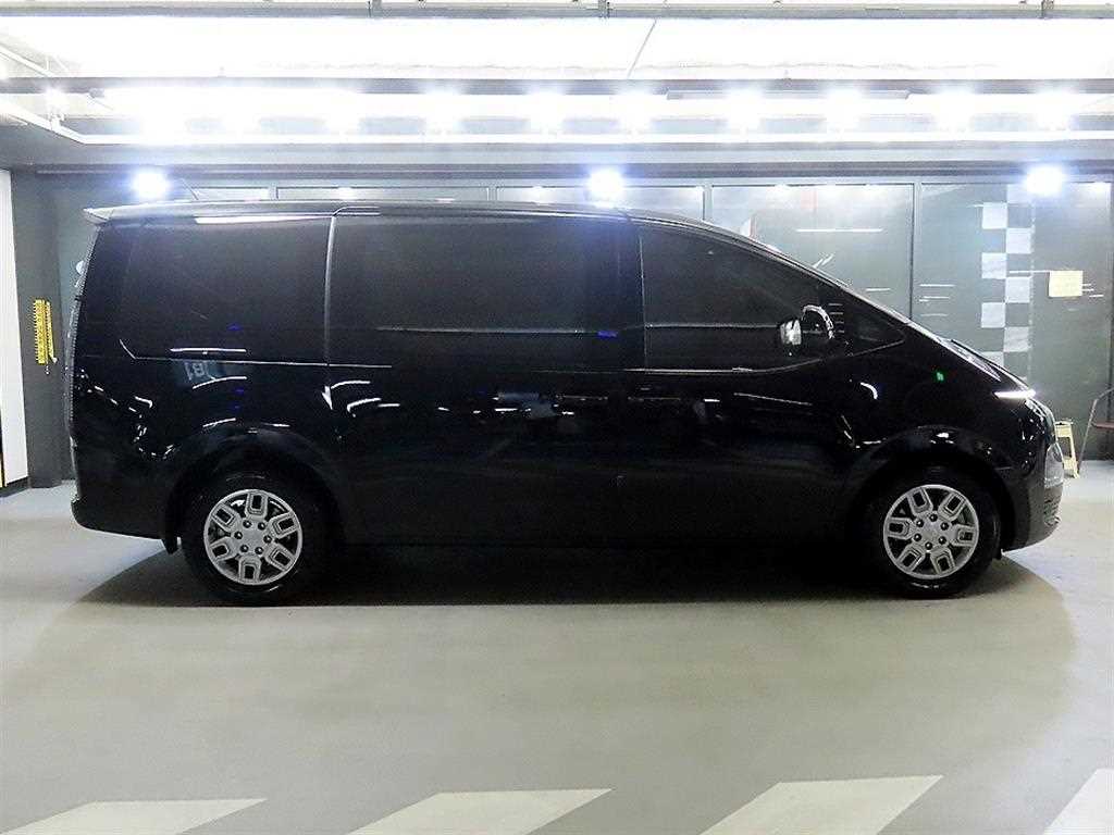 HYUNDAI Staria - Vista 3