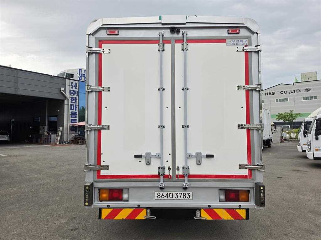 medium and large cargo truck - Vista 4