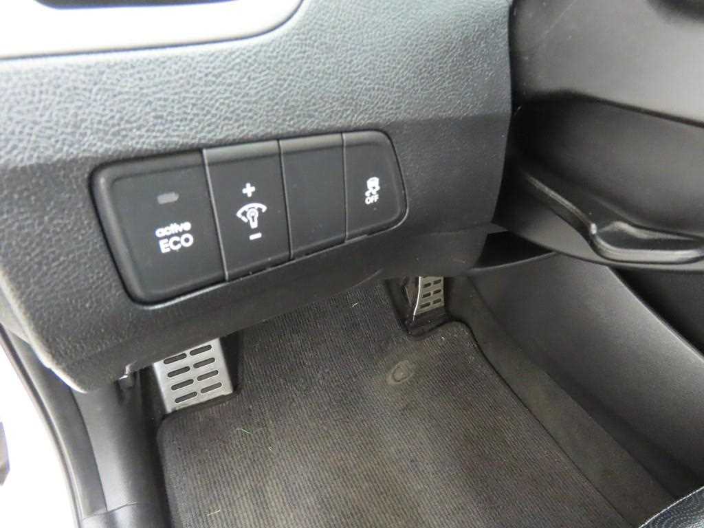 HYUNDAI Avante - Vista 10