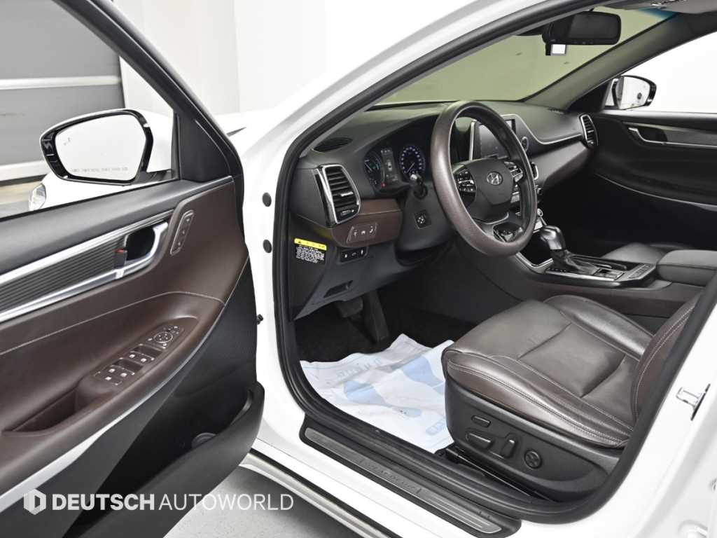 HYUNDAI Grandeur - Vista 11
