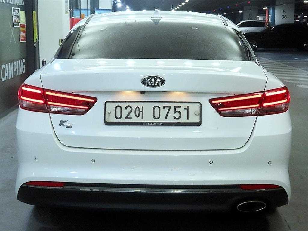 KIA K5 - Vista 5