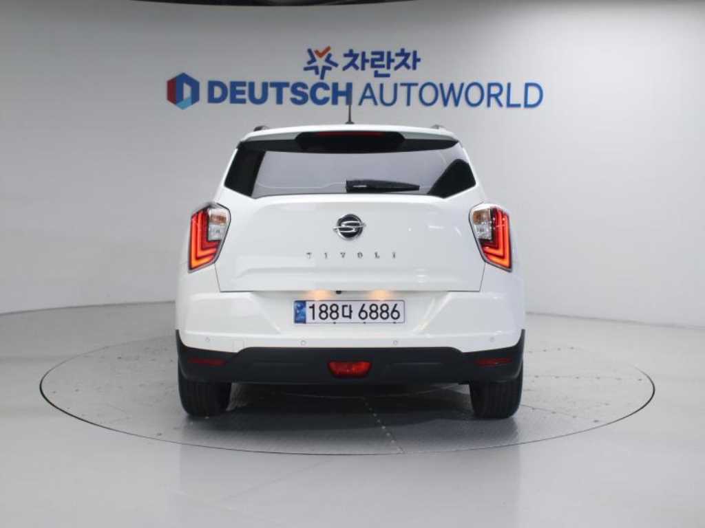 Ssangyong Tivoli - Vista 4
