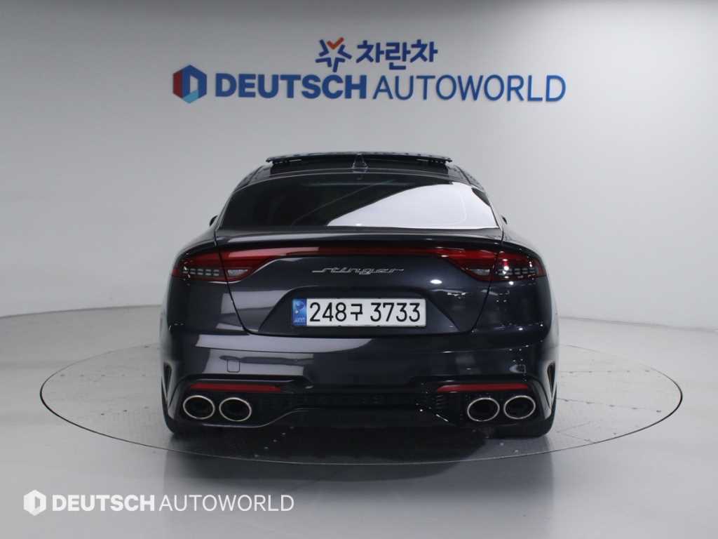 KIA Stinger - Vista 4