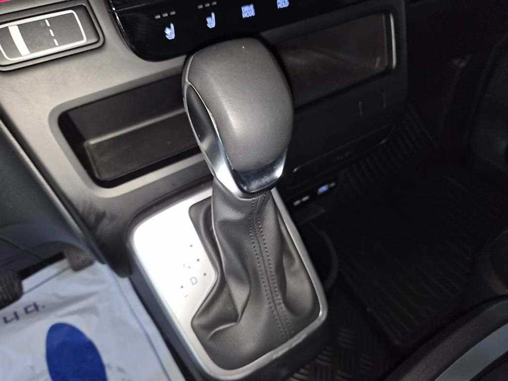 HYUNDAI Staria - Vista 11