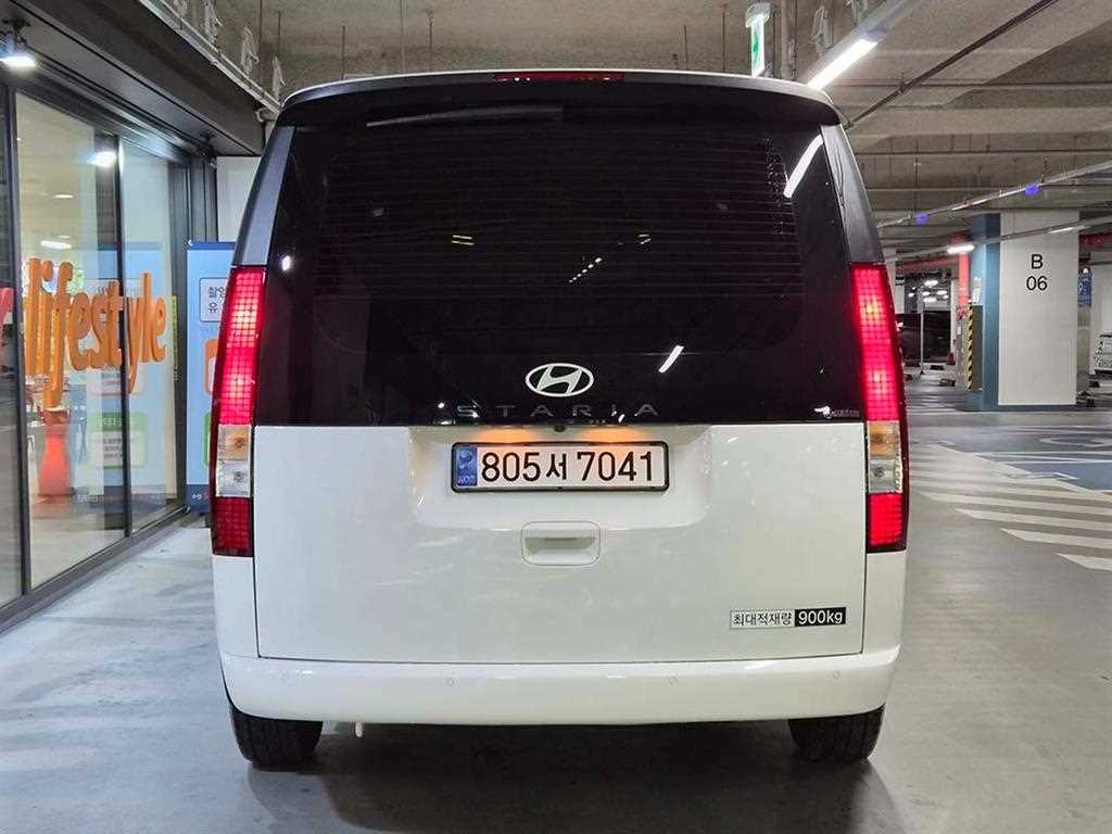 HYUNDAI Staria - Vista 5