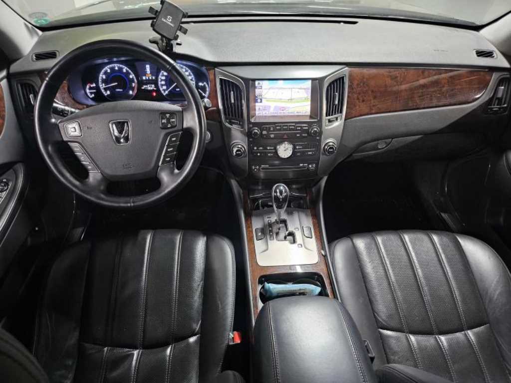 HYUNDAI Equus - Vista 5