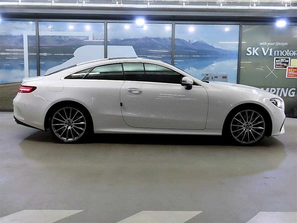 Mercedes Benz E class - Vista 3