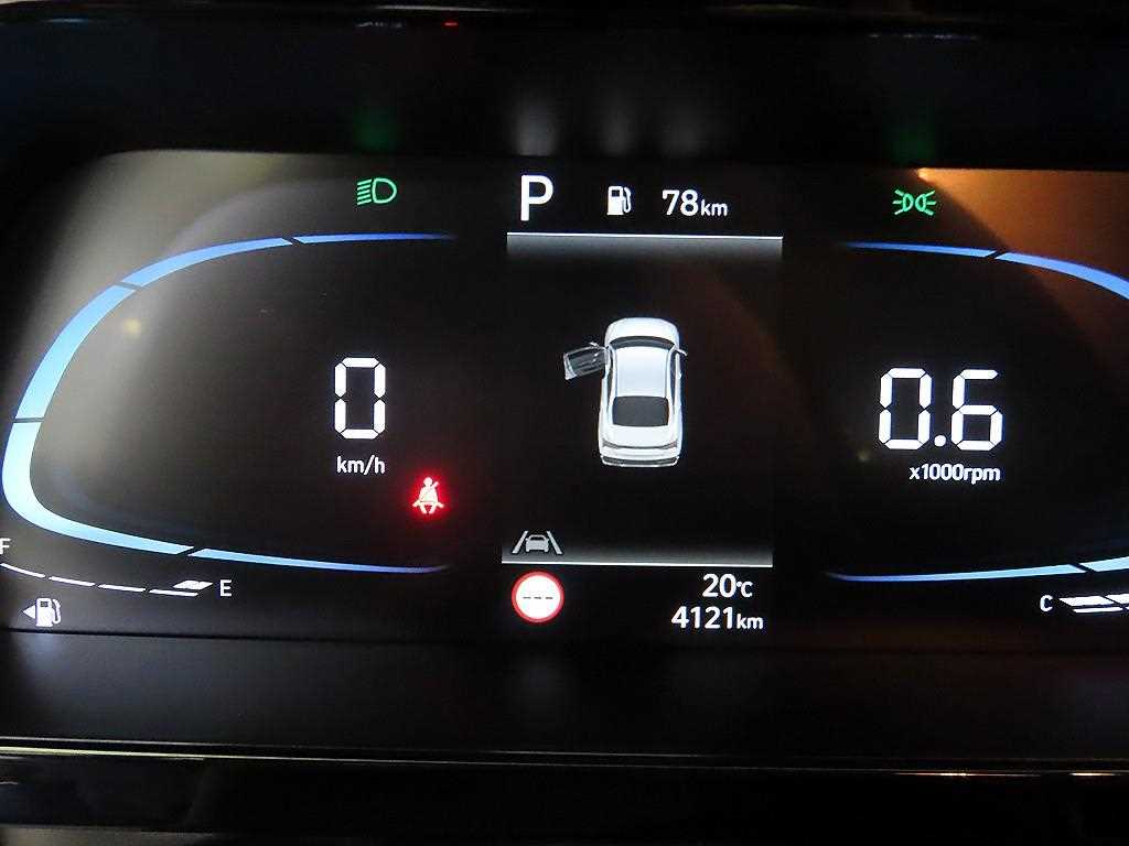 HYUNDAI Avante - Vista 9