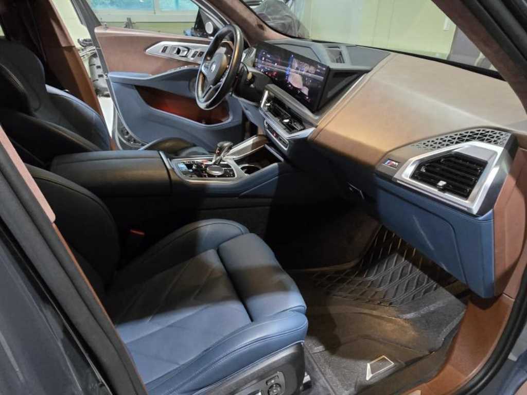 BMW XM - Vista 9