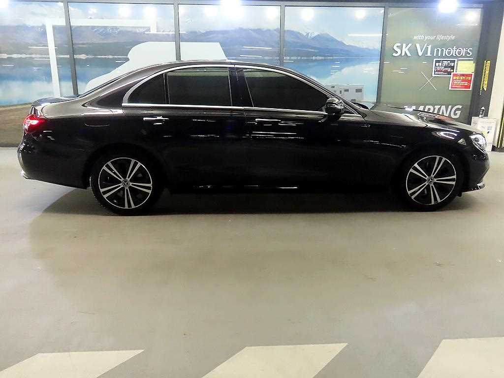 Mercedes Benz E class - Vista 3