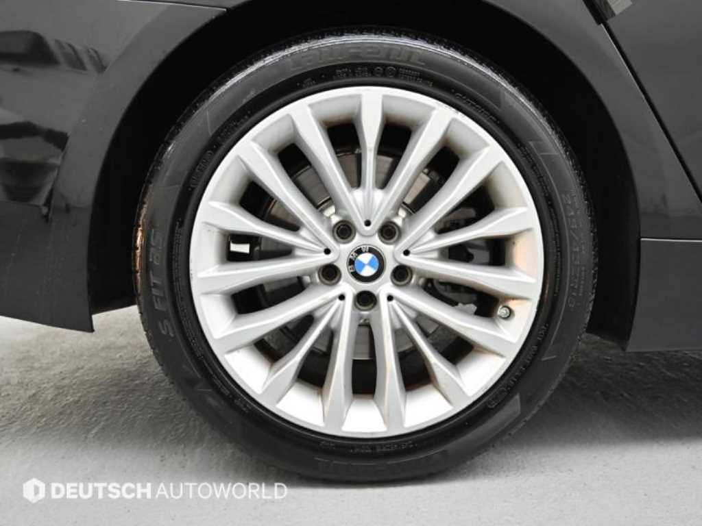 BMW 5 Series - Vista 5