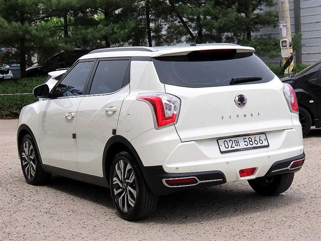 Ssangyong Tivoli - Vista 3