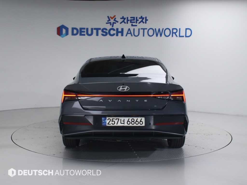HYUNDAI Avante - Vista 4