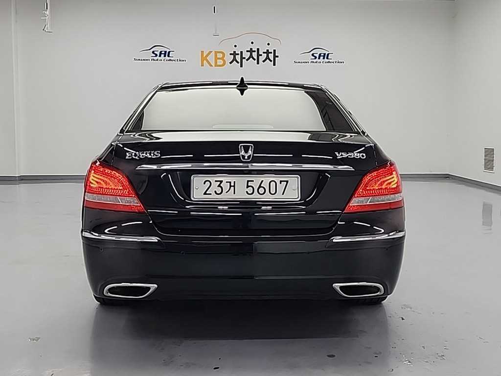 HYUNDAI Equus - Vista 3