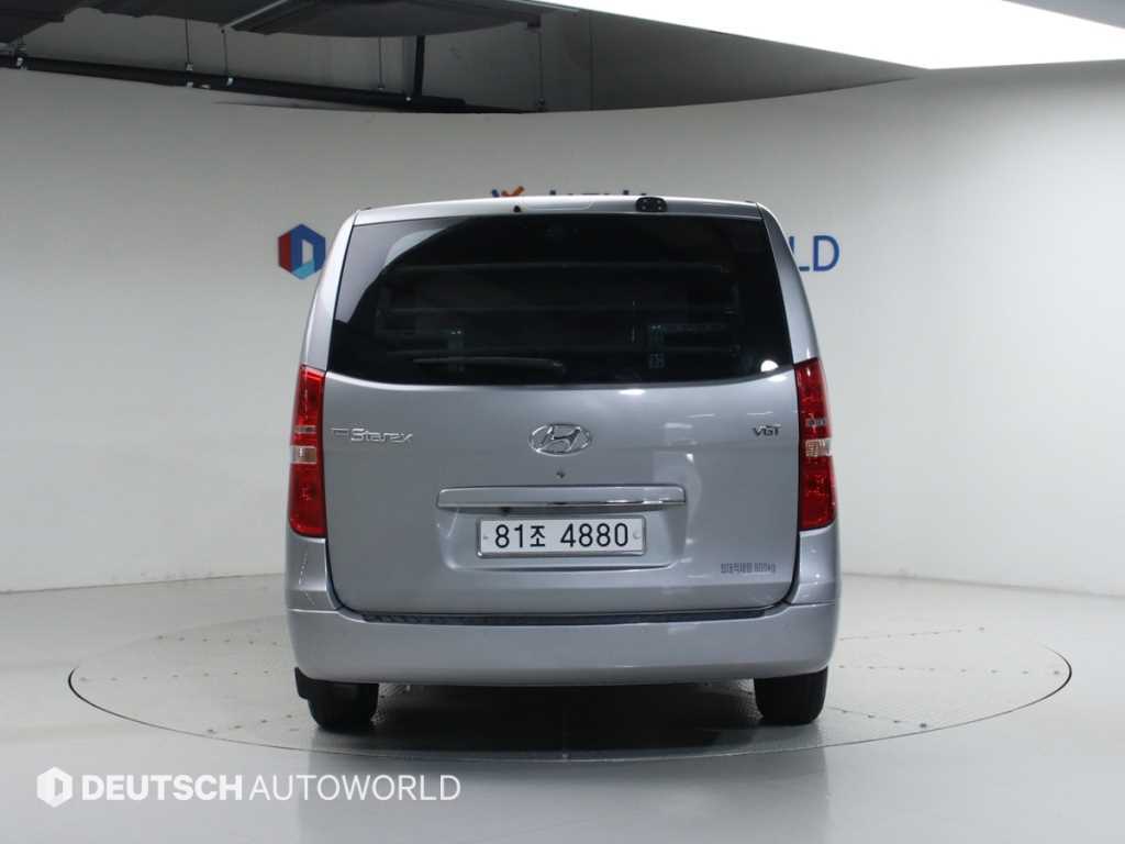 HYUNDAI Starex - Vista 4