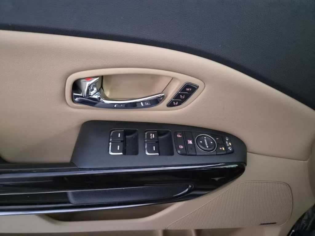 KIA Carnival - Vista 7