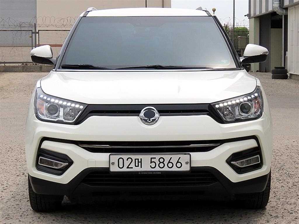 Ssangyong Tivoli 2019 Blanco - Importación desde Corea - HF Imports Iquique - Foto 1