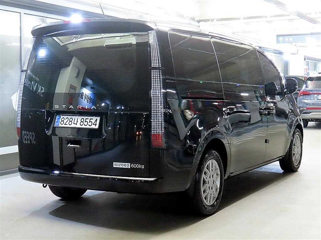 HYUNDAI Staria - Vista 4