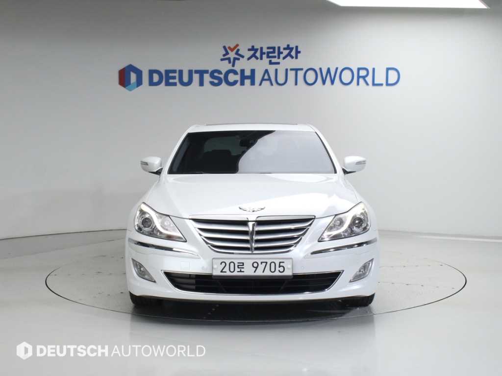 HYUNDAI Genesis - Vista 3