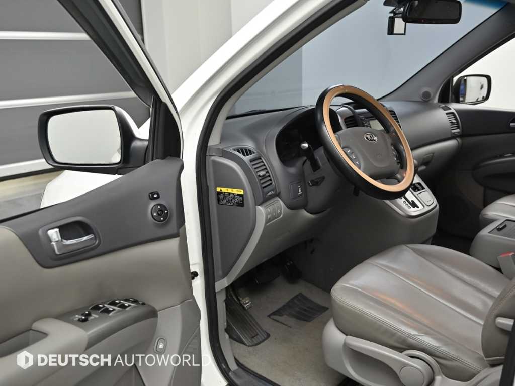 KIA Carnival - Vista 11
