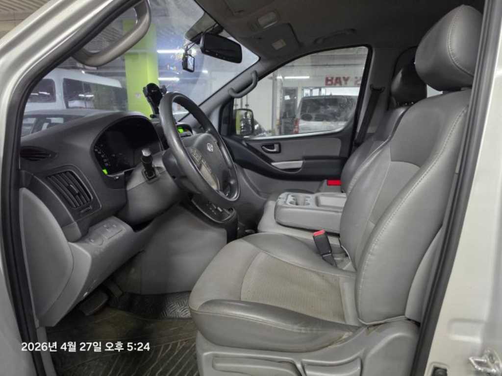 HYUNDAI Starex - Vista 11