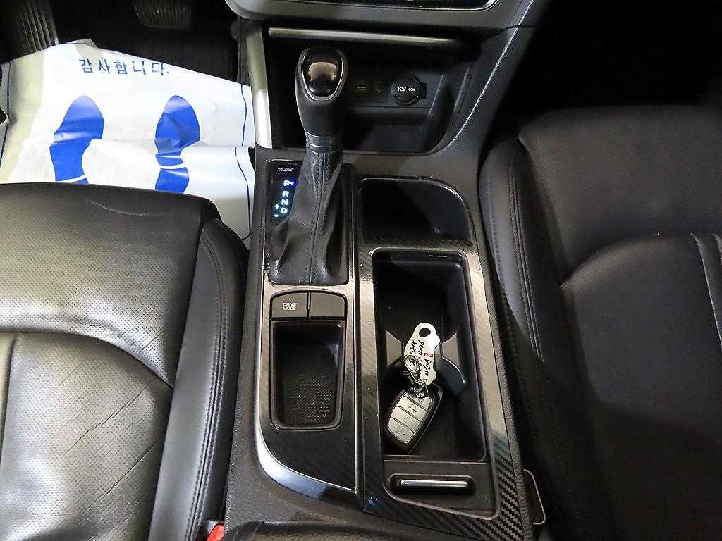 HYUNDAI Sonata - Vista 12