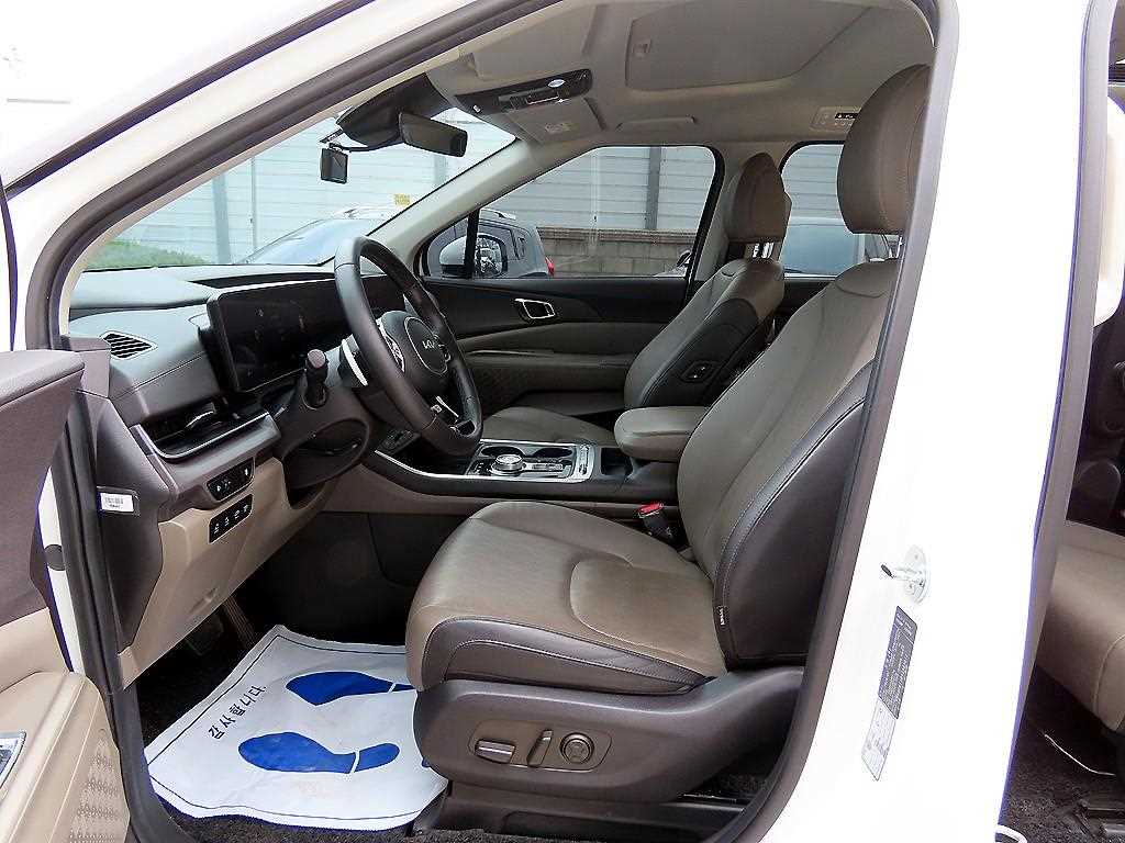 KIA Carnival - Vista 5