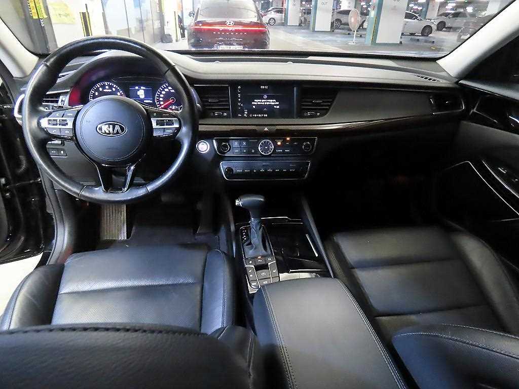 KIA K7 - Vista 10
