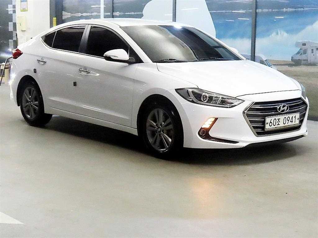 HYUNDAI Avante 2017 Blanco - Importación desde Corea - HF Imports Iquique - Foto 1