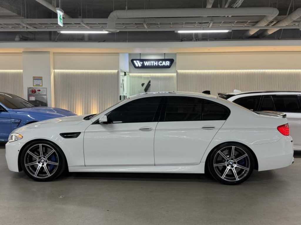 BMW 5 Series - Vista 5