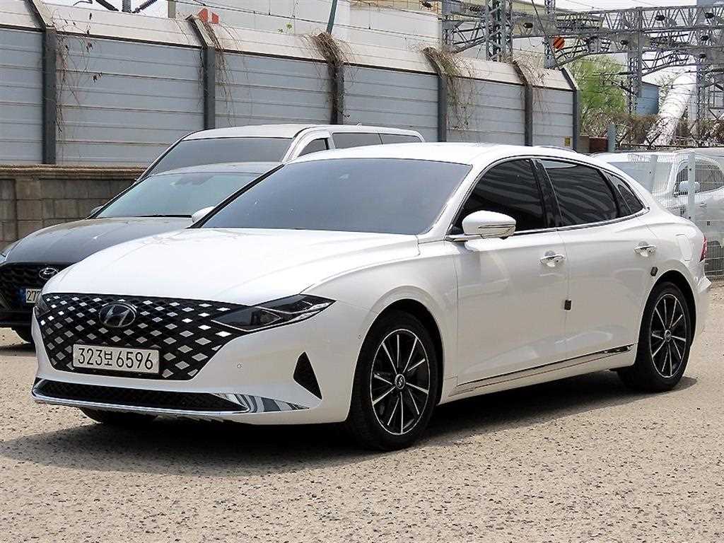 HYUNDAI Grandeur - Vista 2