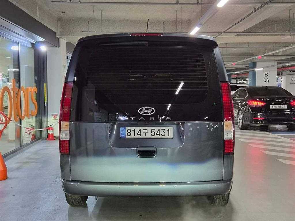 HYUNDAI Staria - Vista 5