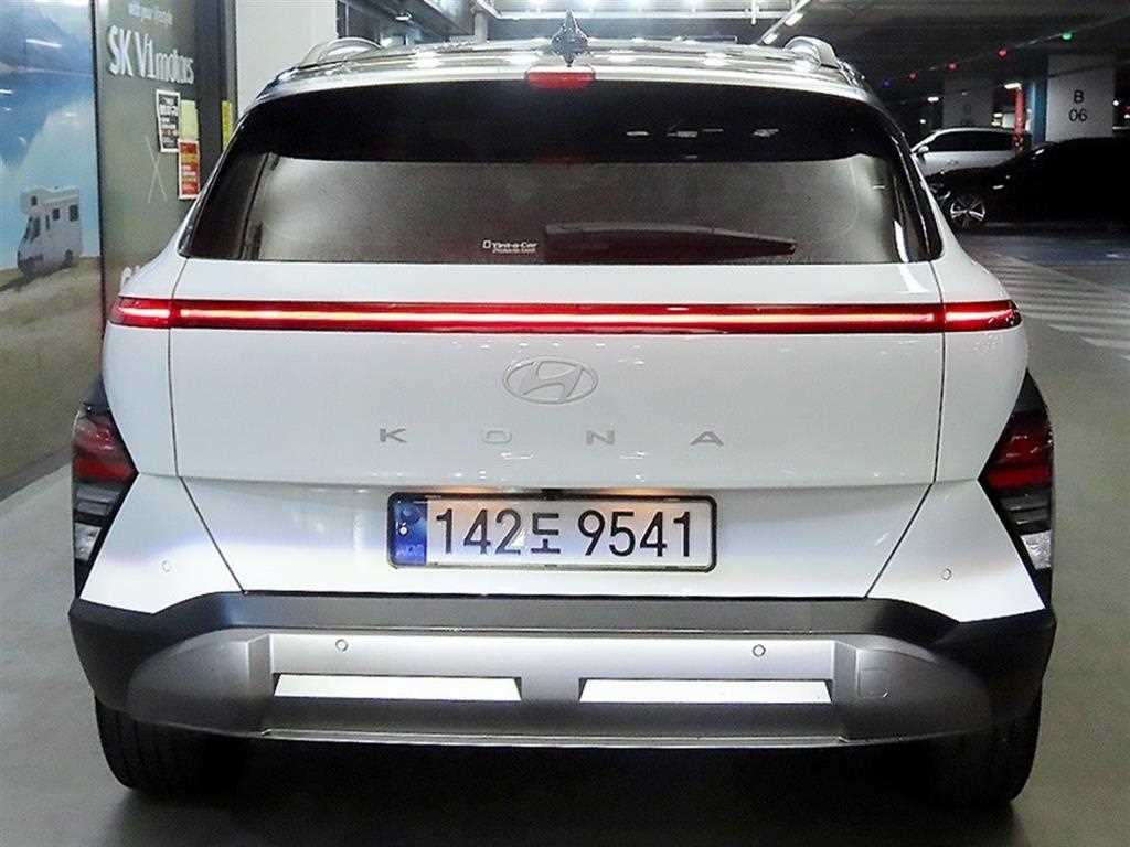 HYUNDAI Kona - Vista 5