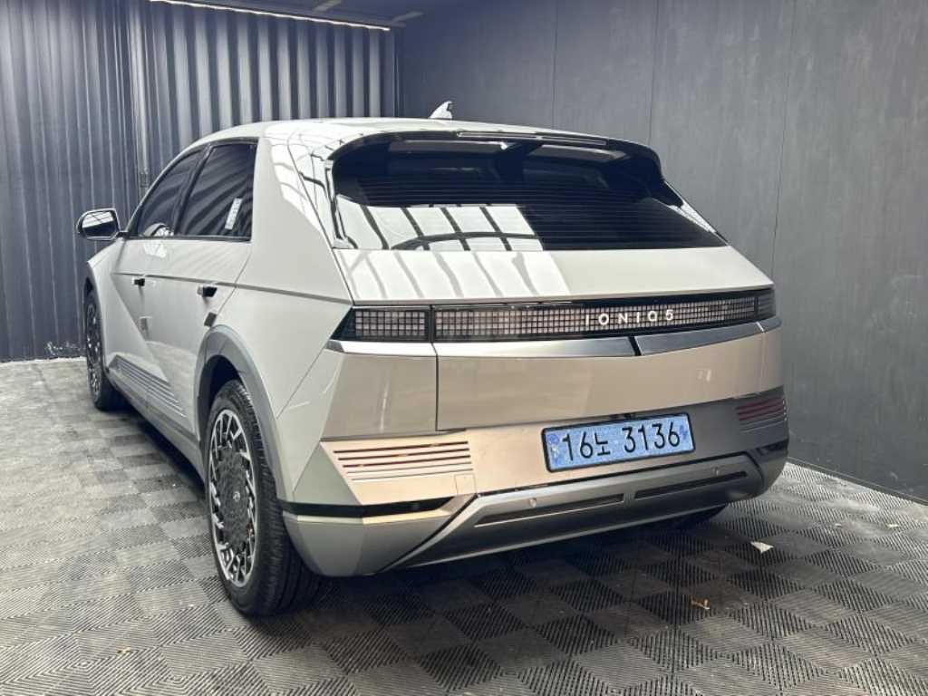 HYUNDAI Ioniq 5 - Vista 3