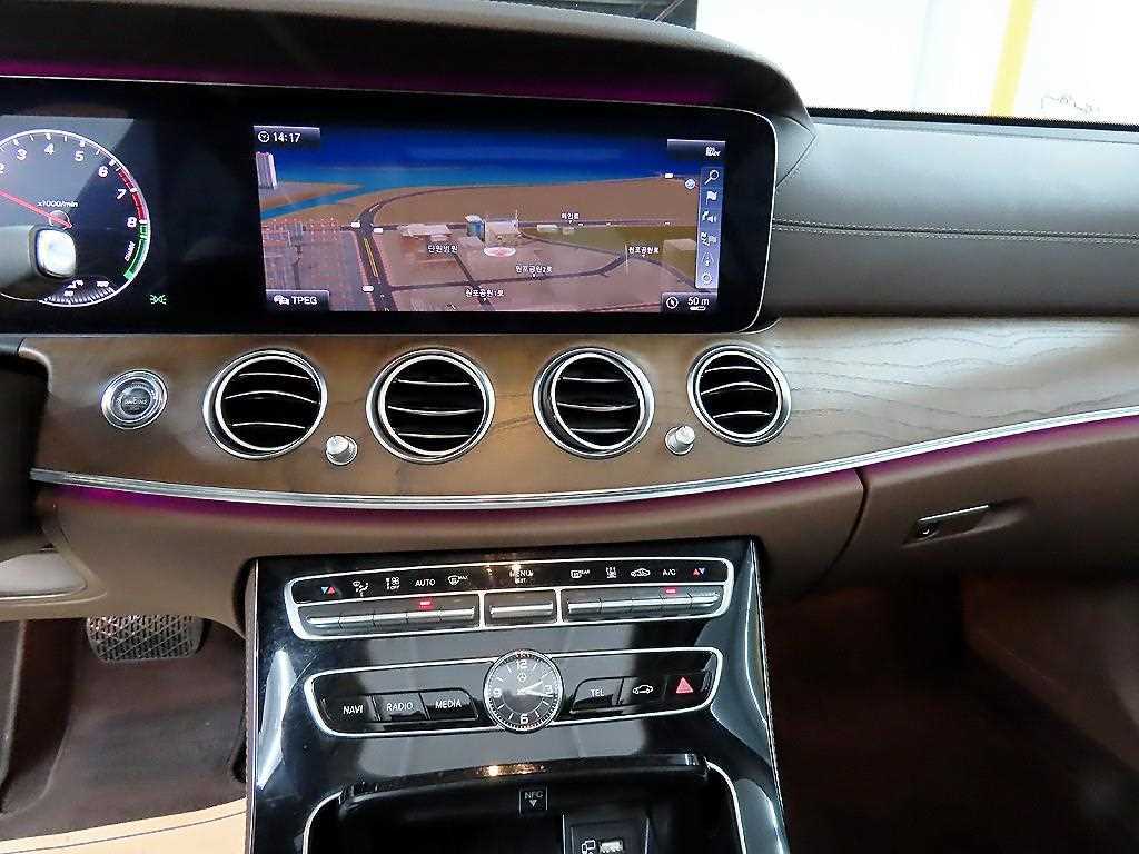 Mercedes Benz E class 2019 Negro - Importación desde Corea - HF Imports Iquique - Foto 14