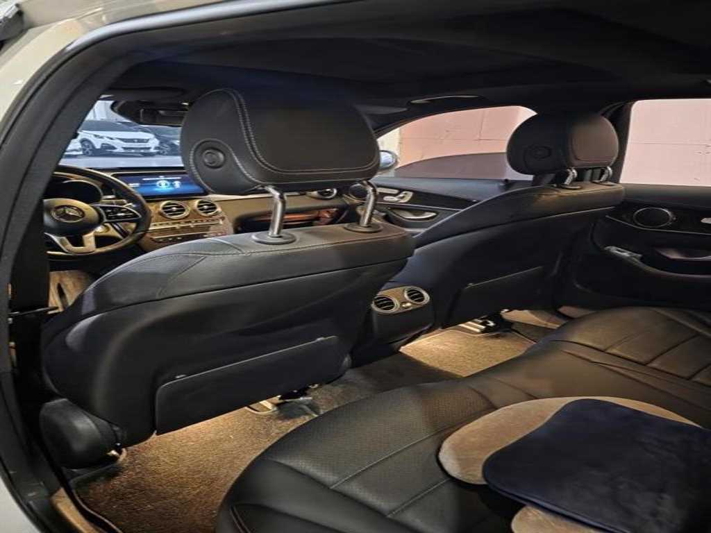 Mercedes Benz GLC Class - Vista 5