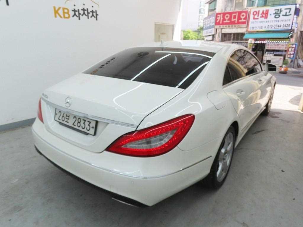 Mercedes Benz CLS Class - Vista 3