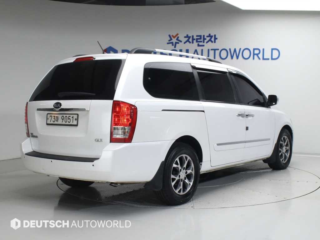 KIA Carnival - Vista 2