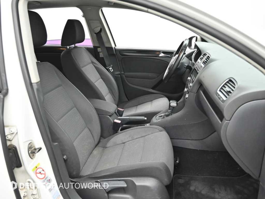 Volkswagen Golf - Vista 10