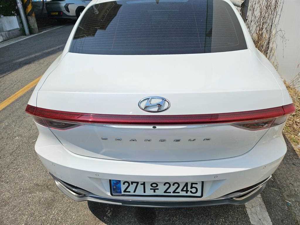 HYUNDAI Grandeur - Vista 4