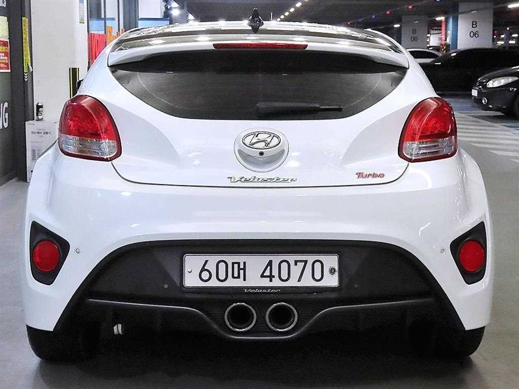 HYUNDAI Veloster - Vista 5