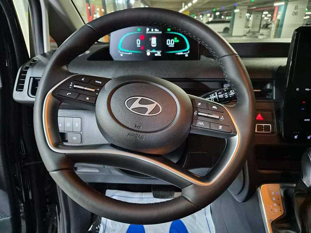 HYUNDAI Staria - Vista 8