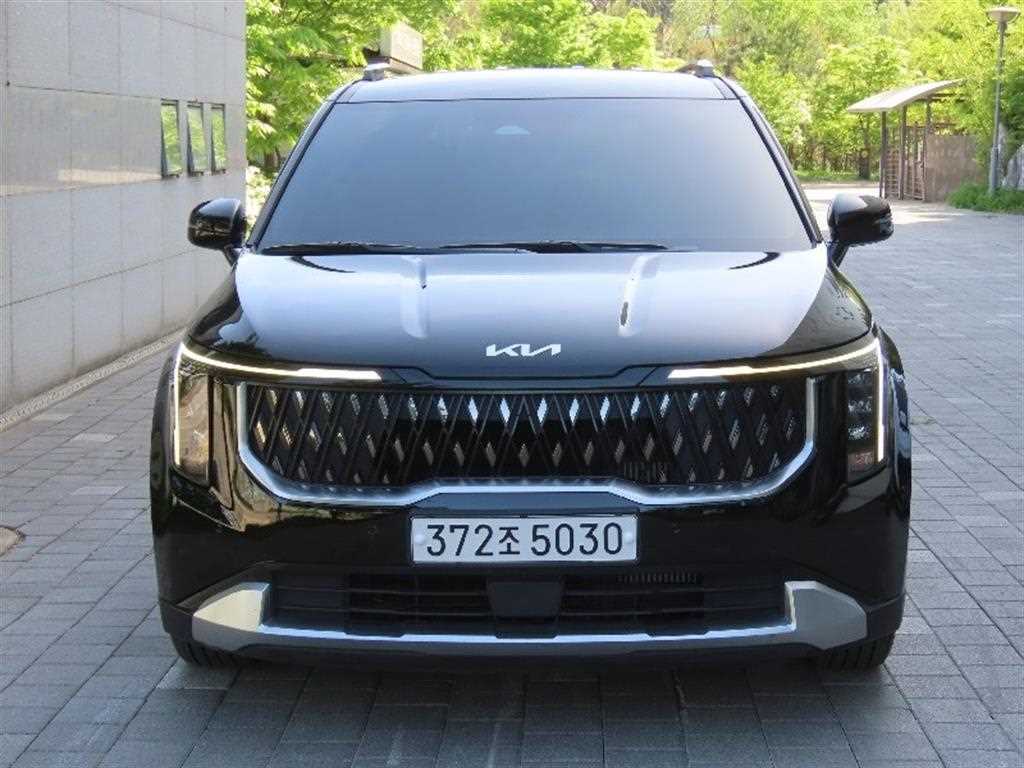 KIA Carnival 2024 Negro - Importación desde Corea - HF Imports Iquique - Foto 1