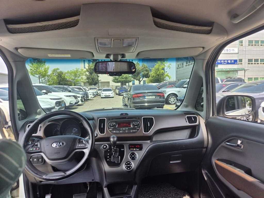 KIA Ray - Vista 10
