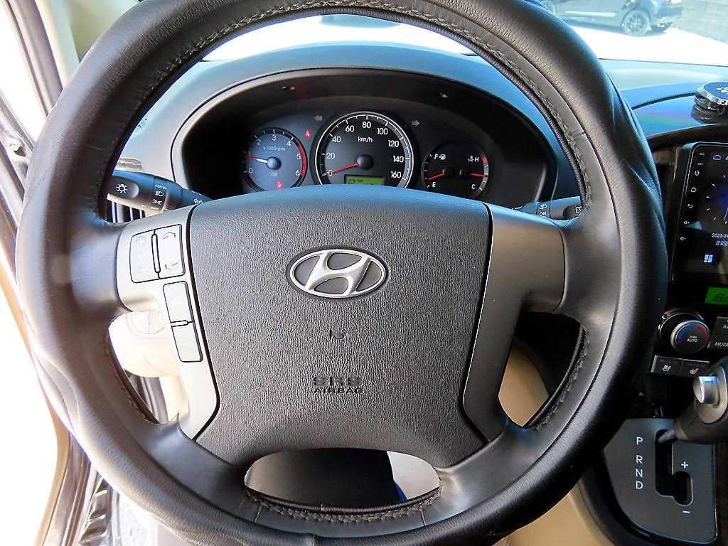 HYUNDAI Starex - Vista 9