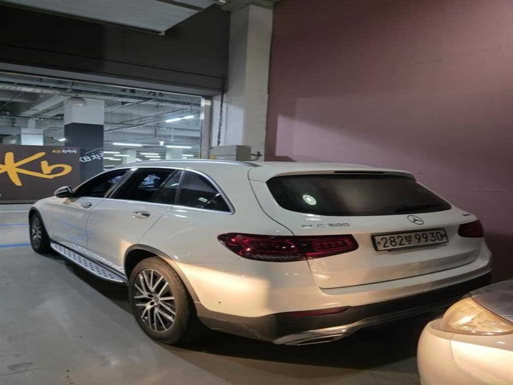 Mercedes Benz GLC Class - Vista 3