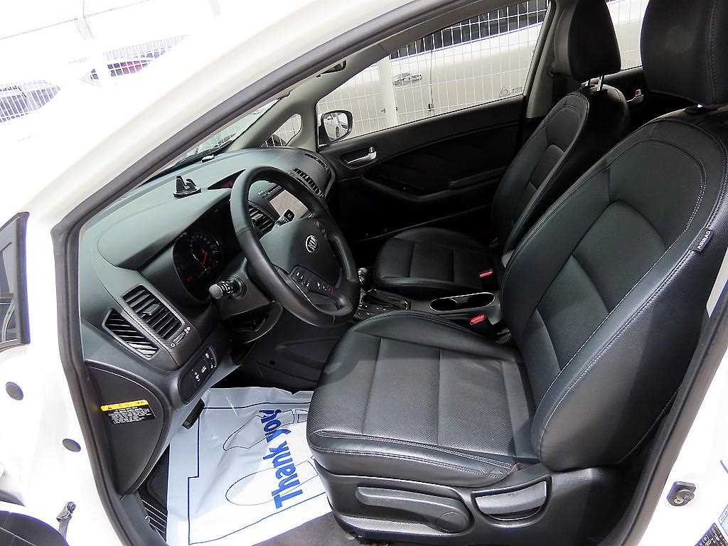 KIA K3 - Vista 5