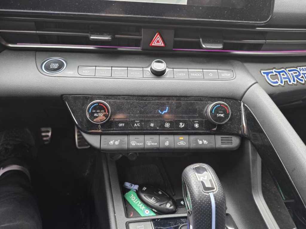 HYUNDAI Avante - Vista 9