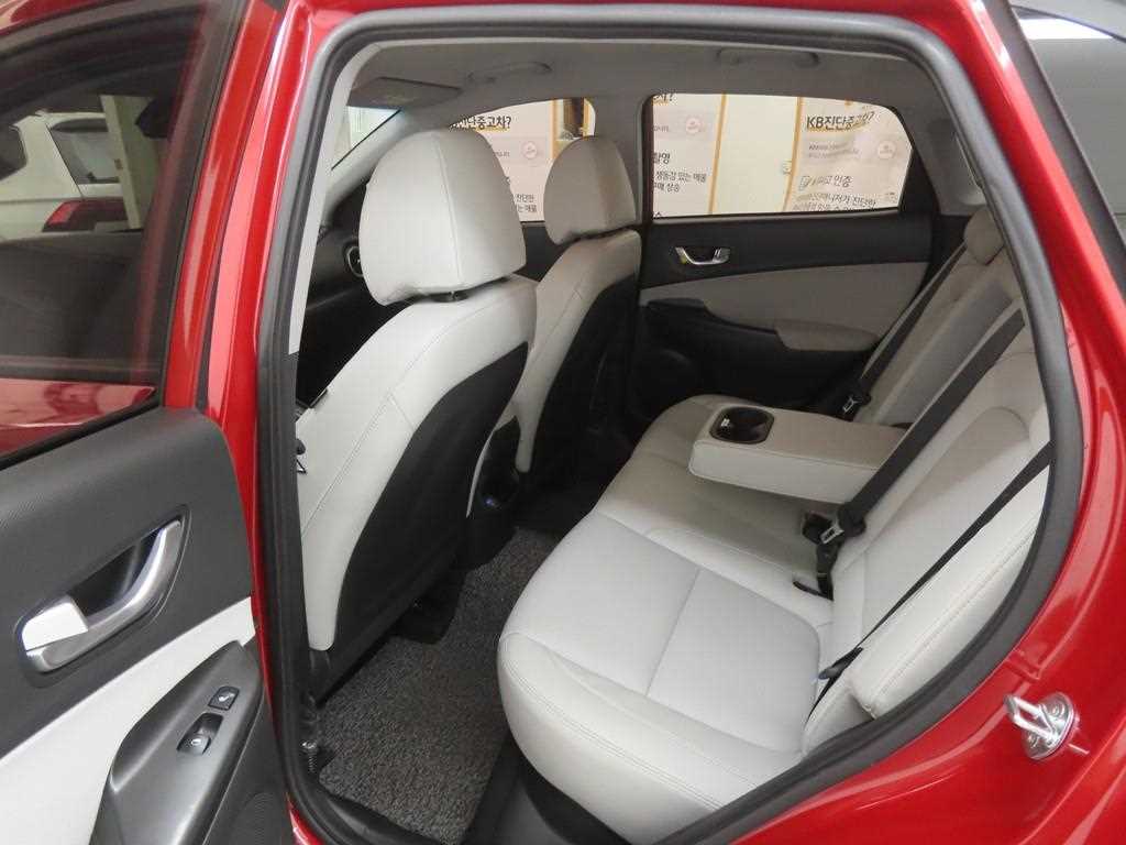 HYUNDAI Kona - Vista 6
