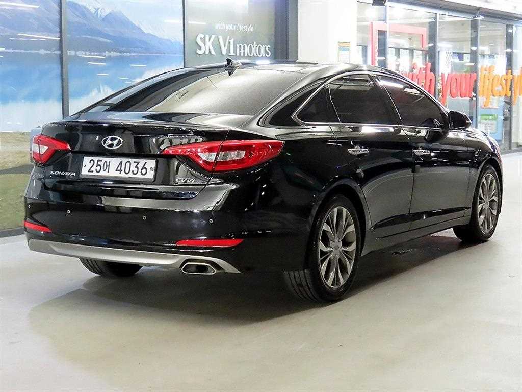 HYUNDAI Sonata - Vista 4